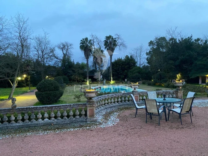 Moradia T8 para Venda em Assunção, Ajuda, Salvador e Santo Ildefonso Foto 2