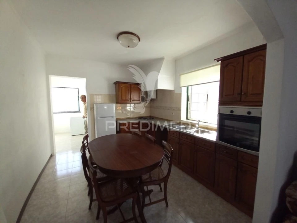 Moradia T4 para Venda em Praia da Vitoria (Santa Cruz) Foto 8