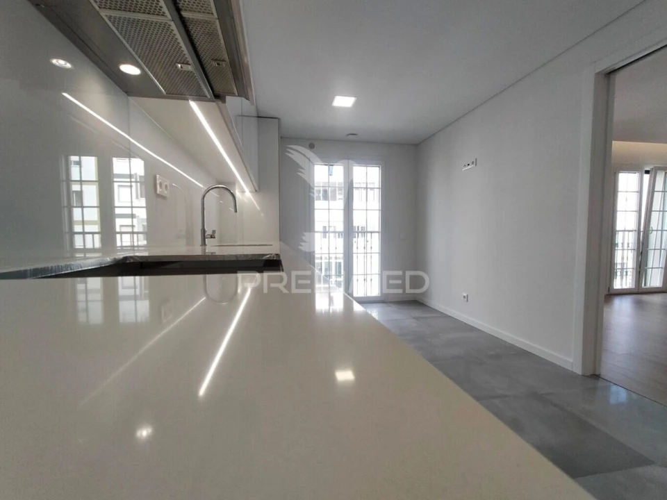 Apartamento T3 para Venda em Águas Livres Foto 1