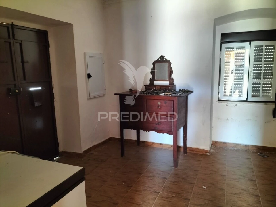 Moradia T0 para Venda em Vaiamonte Foto 4