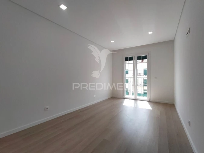 Apartamento T3 para Venda em Águas Livres Foto 3