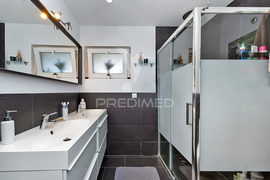 Moradia T6 para Venda em Loures Foto 14