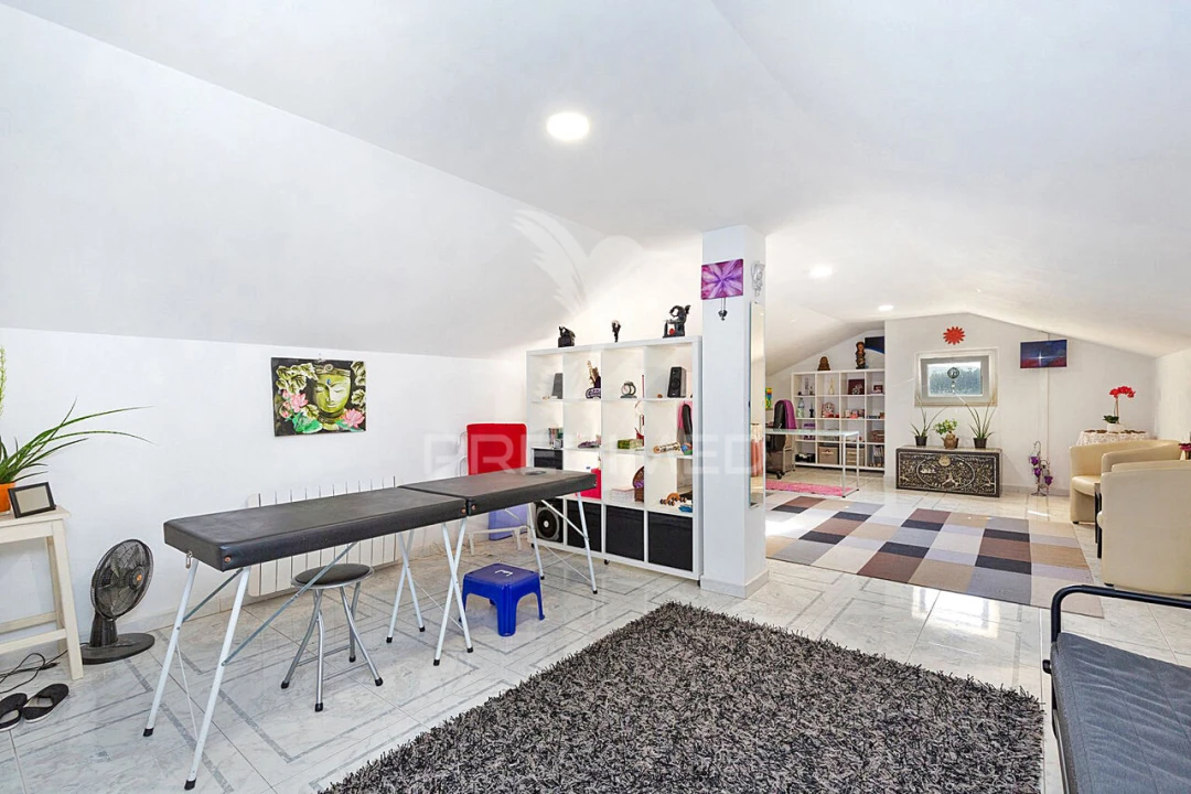 Moradia T6 para Venda em Loures Foto 32