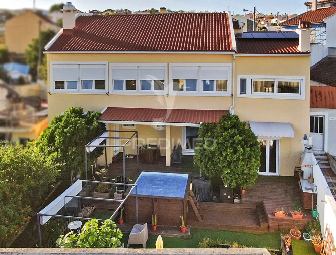 Moradia T6 para Venda em Loures Foto 37