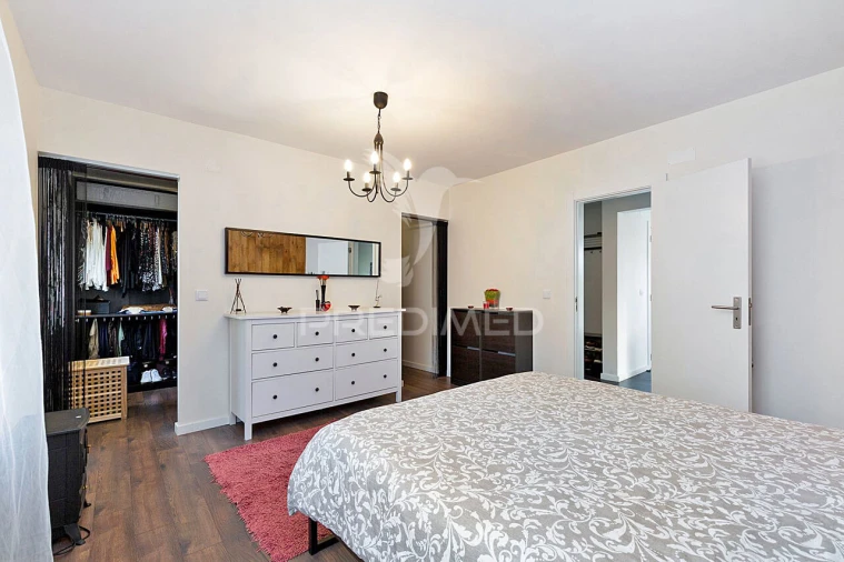 Moradia T6 para Venda em Loures Foto 13