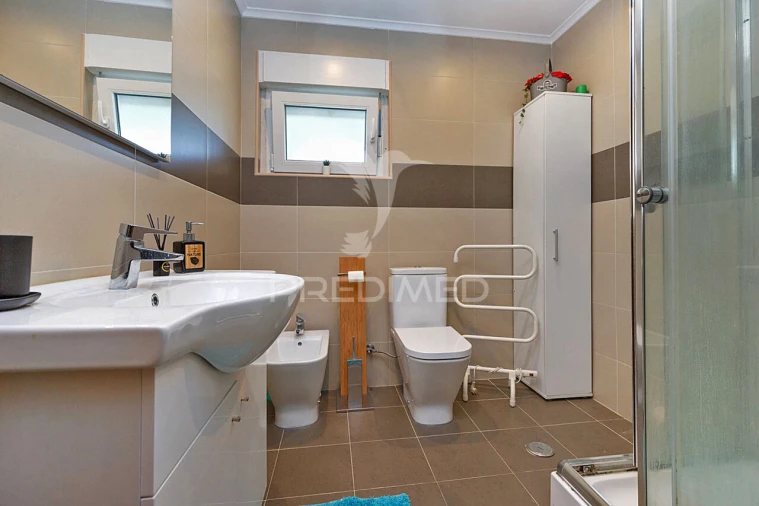 Moradia T6 para Venda em Loures Foto 29