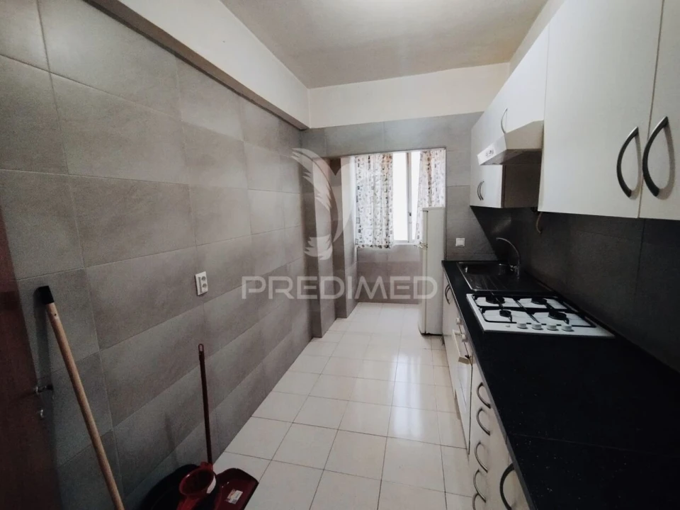 Apartamento T2 para Venda em Moita Foto 2