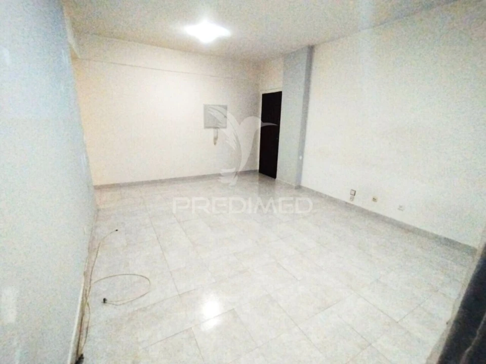 Apartamento T2 para Venda em Moita Foto 6