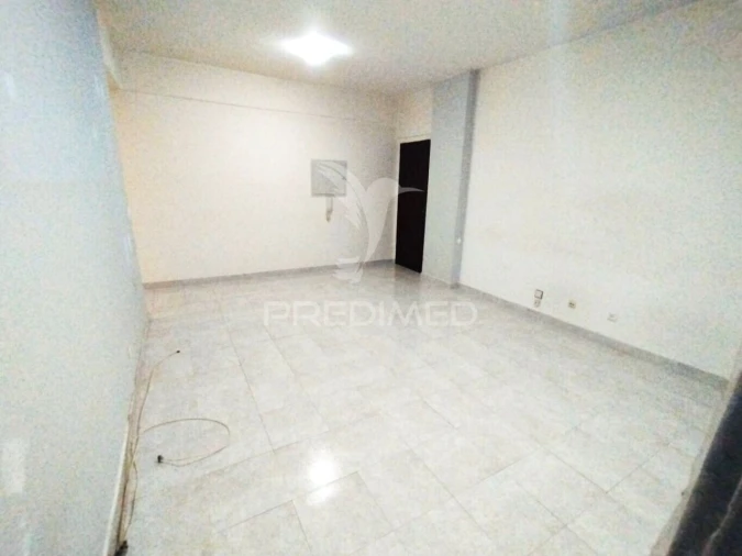 Apartamento T2 para Venda em Moita Foto 6