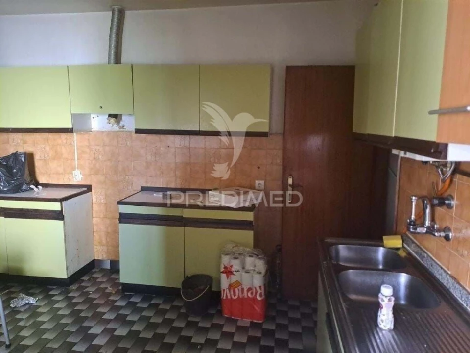 Moradia T4 para Venda em Alfaião Foto 4