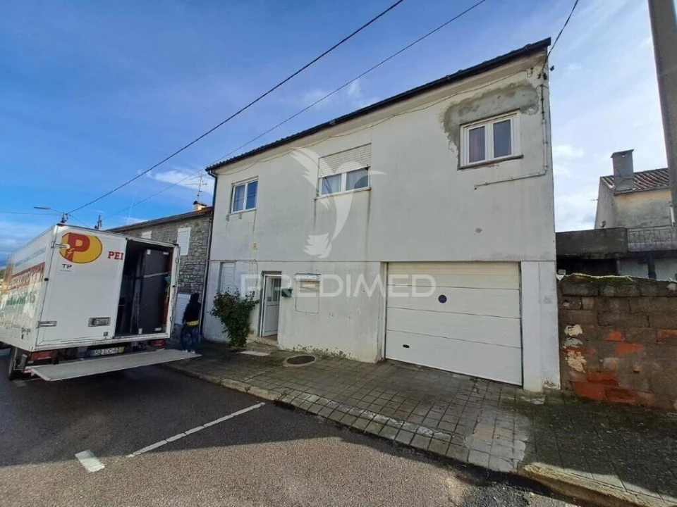 Moradia T4 para Venda em Alfaião Foto 1