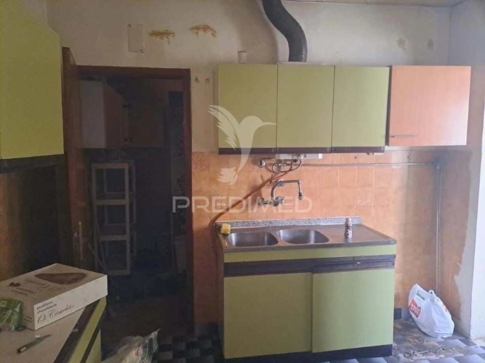 Moradia T4 para Venda em Alfaião Foto 3