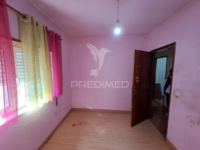 Moradia T4 para Venda em Alfaião Foto 2