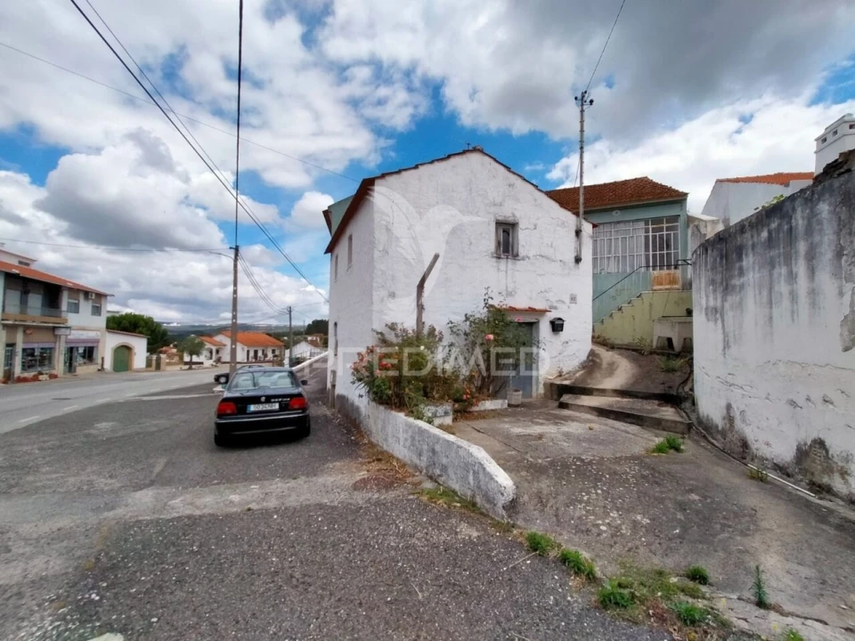 Moradia T2 para Venda em Alcanede Foto 5