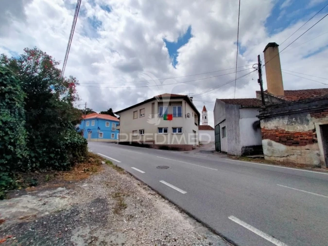 Moradia T2 para Venda em Alcanede Foto 6