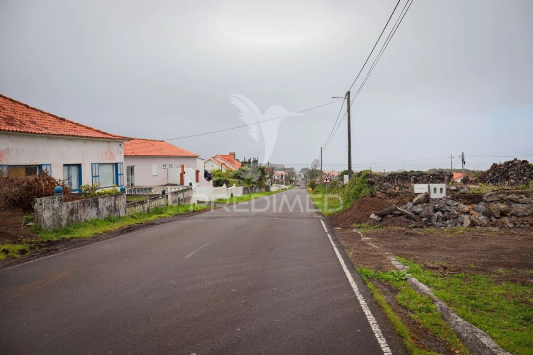 Moradia T5 para Venda em Madalena Foto 32