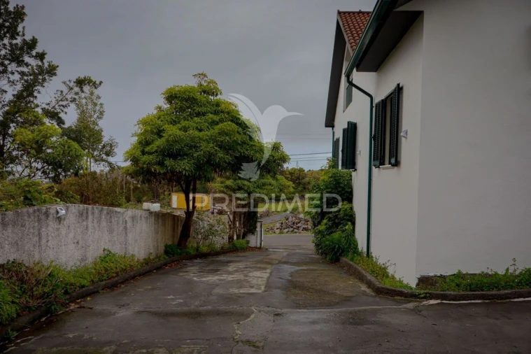 Moradia T5 para Venda em Madalena Foto 33