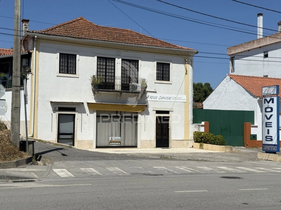 Loja para Arrendamento em Pernes Foto 2