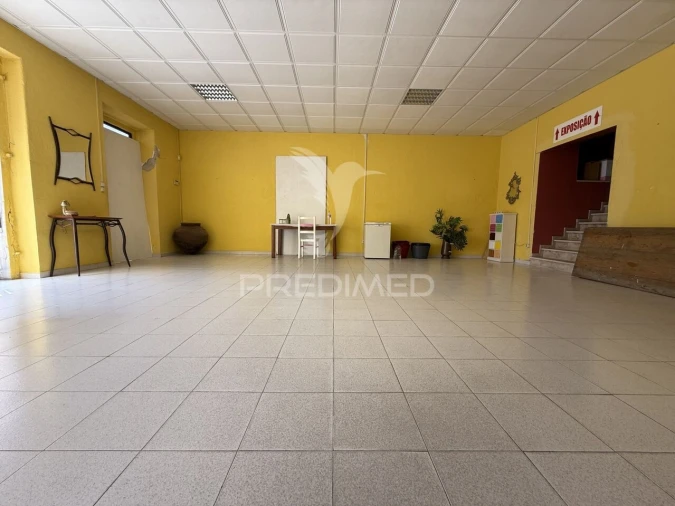 Loja para Arrendamento em Pernes Foto 9