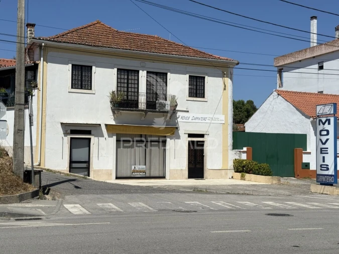 Loja para Arrendamento em Pernes Foto 2