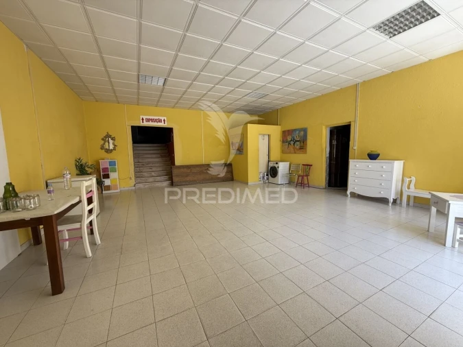 Loja para Arrendamento em Pernes Foto 6