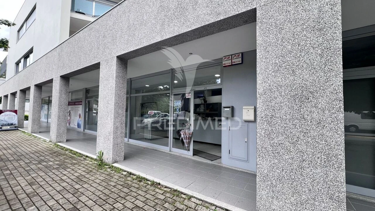 Loja para Trespasse em Aldão Foto 2