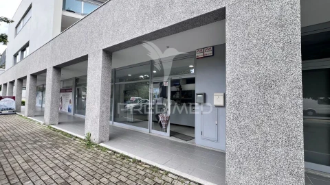 Loja para Trespasse em Aldão