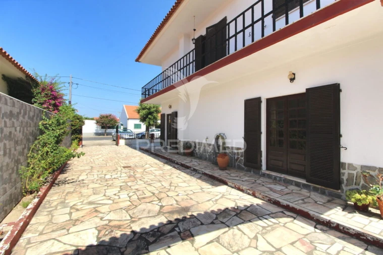 Moradia T4 para Venda em Muge Foto 2