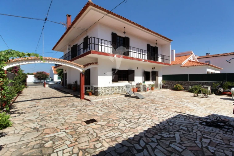 Moradia T4 para Venda em Muge Foto 3