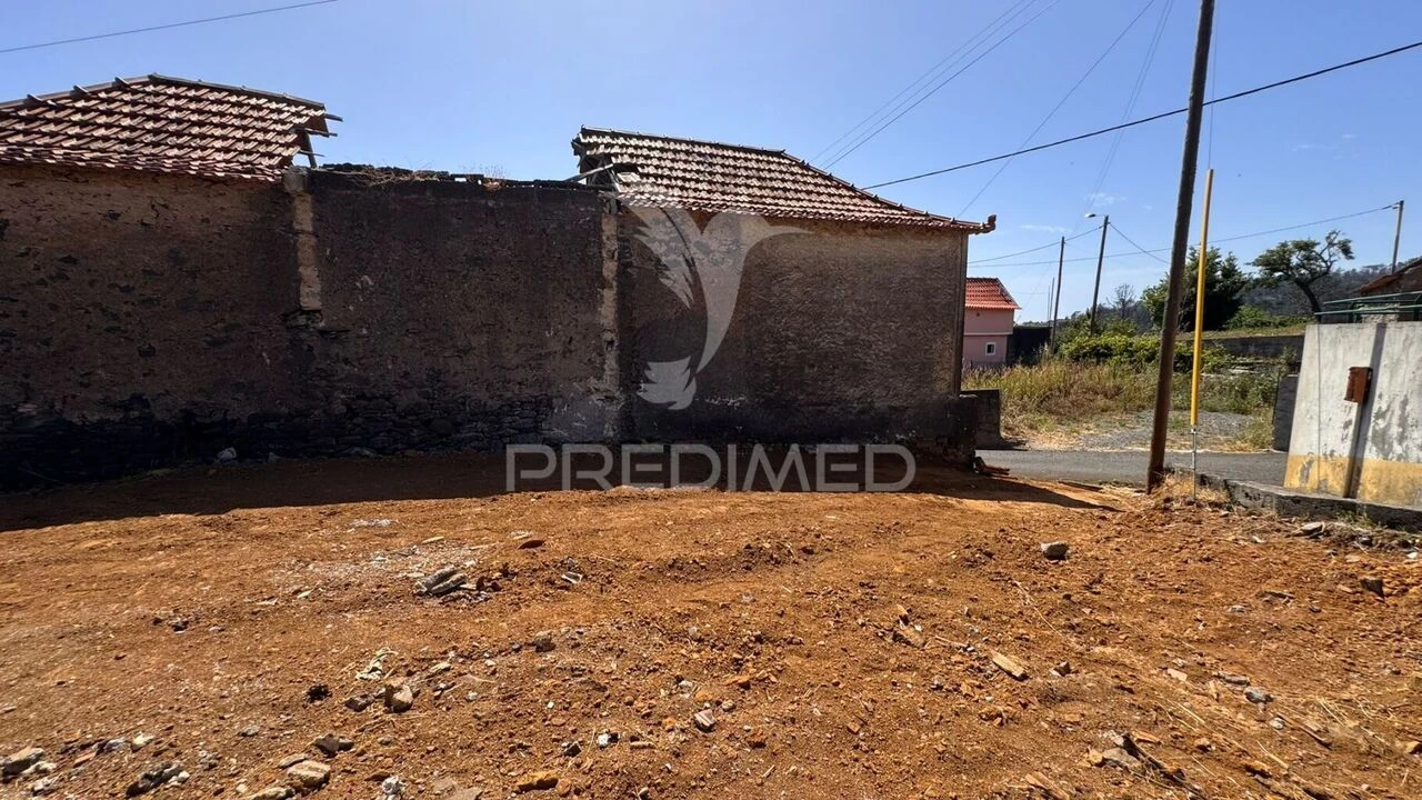 Moradia T4 para Venda em Prazeres Foto 13