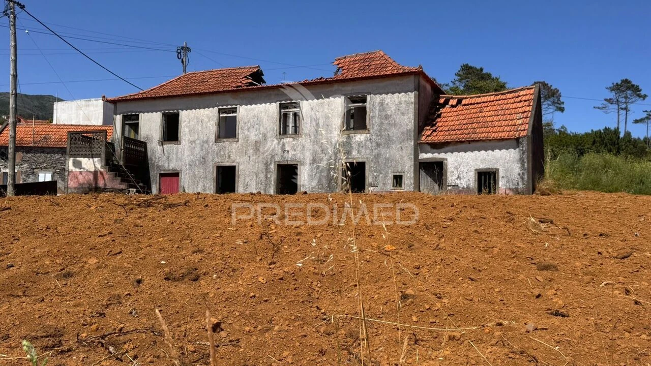 Moradia T4 para Venda em Prazeres Foto 5