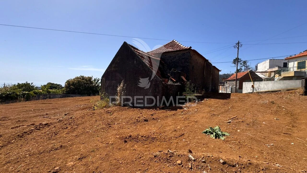 Moradia T4 para Venda em Prazeres Foto 11