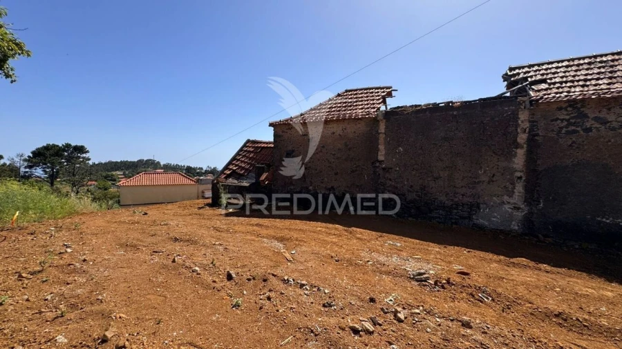 Moradia T4 para Venda em Prazeres Foto 8