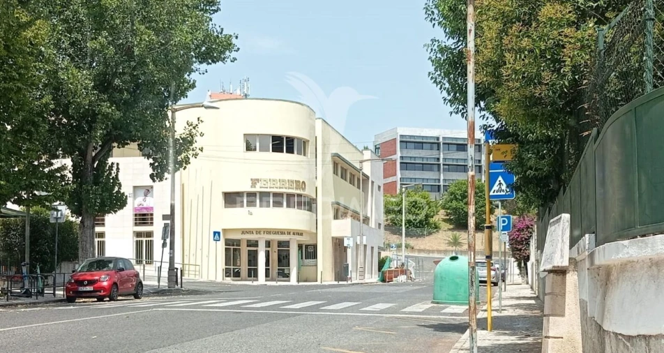 Apartamento T4 para Venda em Alvalade Foto 8