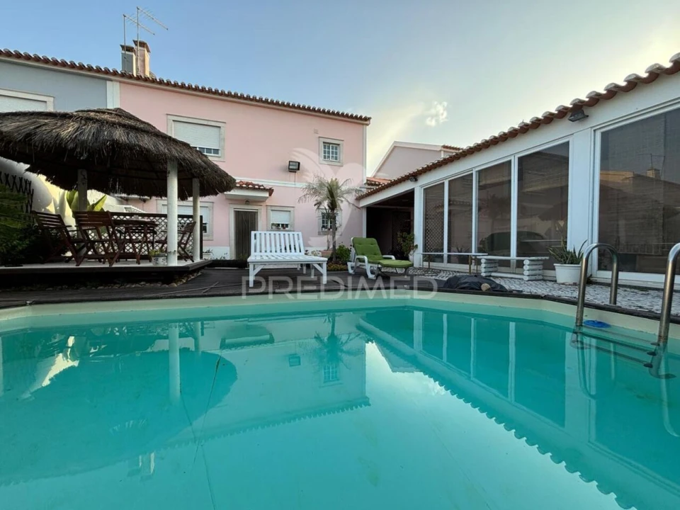 Moradia T4 para Venda em Alpiarça Foto 1