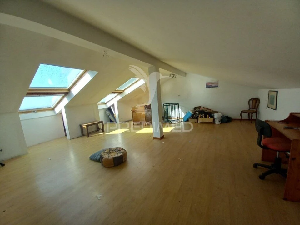 Moradia T5 para Venda em Santo Isidoro Foto 24