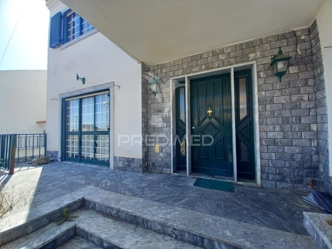 Moradia T5 para Venda em Santo Isidoro Foto 1