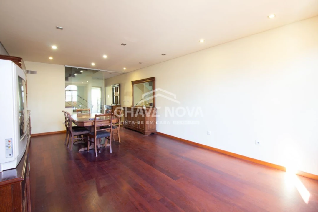 Moradia T4 para Venda em Aguçadoura e Navais Foto 4