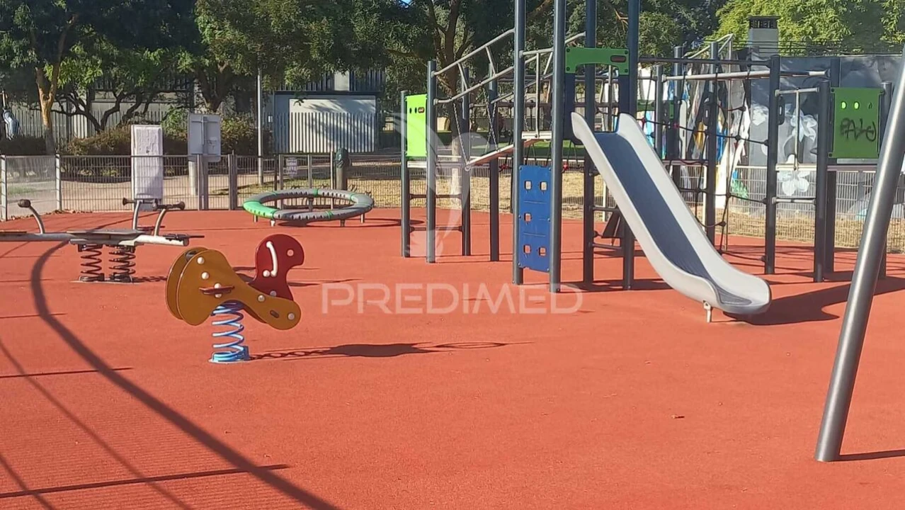 Moradia T3 para Venda em Amora Foto 1