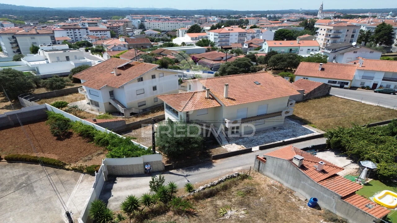 Moradia T6 para Venda em Fatima Foto 5