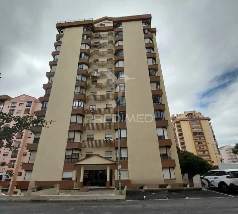 Apartamento T2 para Venda em Algueirão-Mem Martins Foto 1