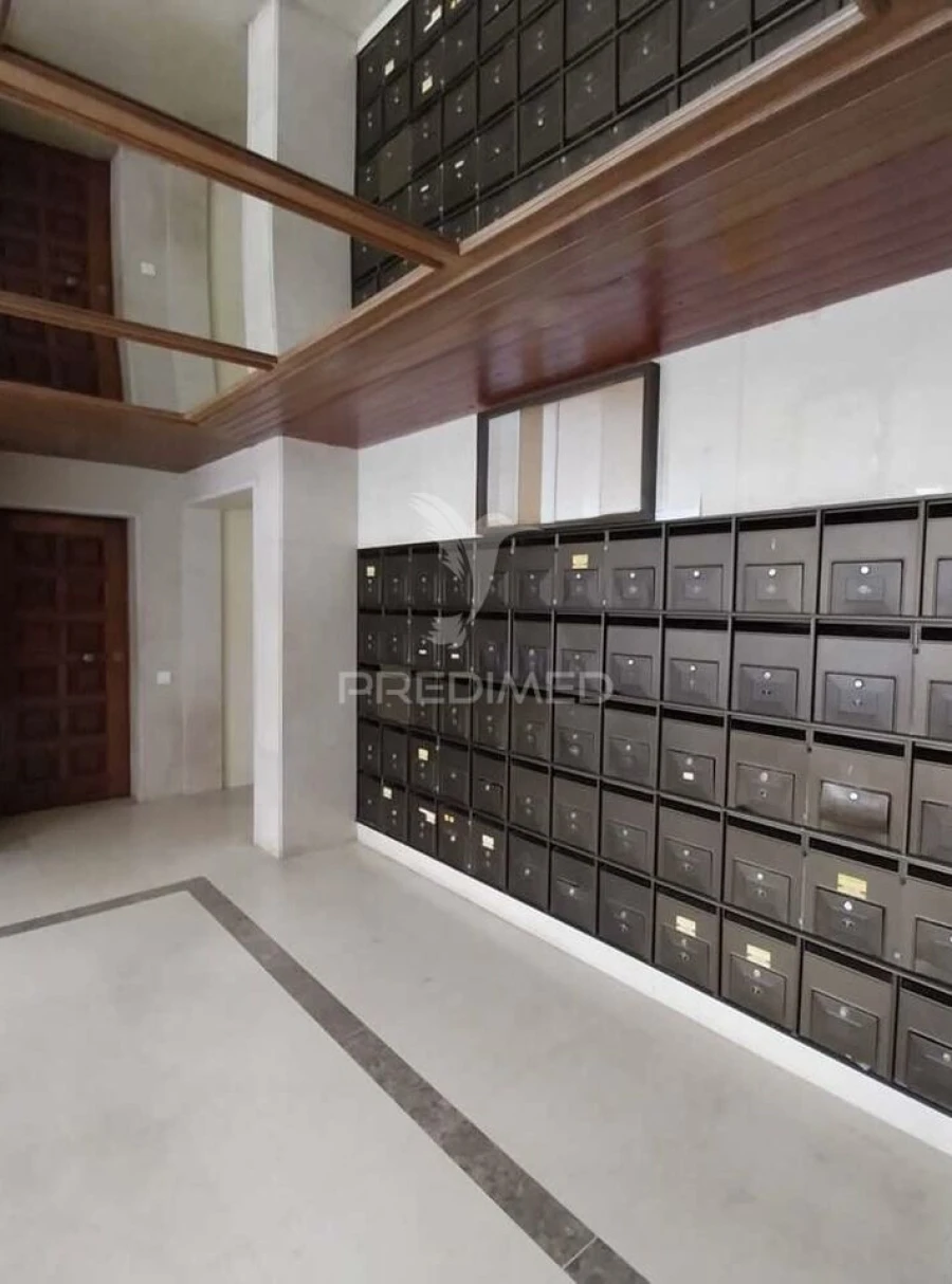 Apartamento T2 para Venda em Algueirão-Mem Martins Foto 6