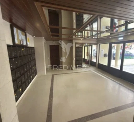 Apartamento T2 para Venda em Algueirão-Mem Martins Foto 3