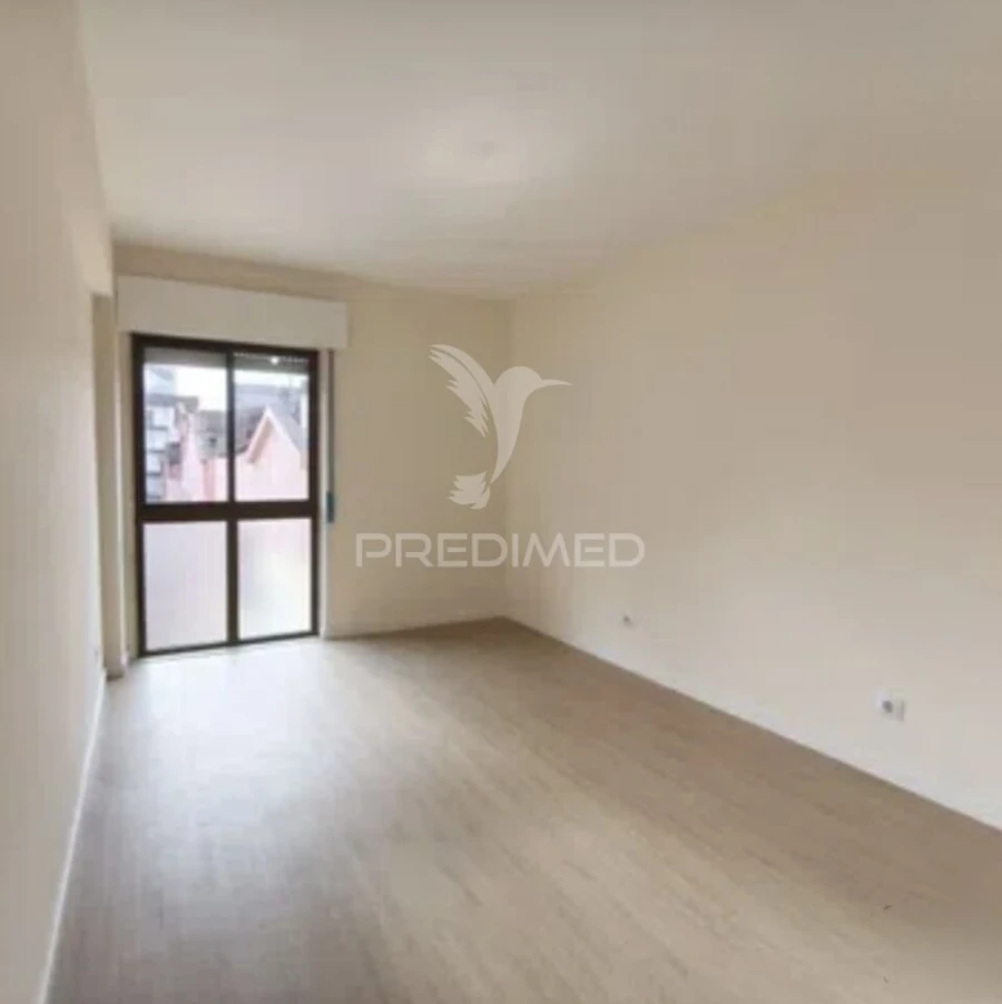 Apartamento T2 para Venda em Algueirão-Mem Martins Foto 14