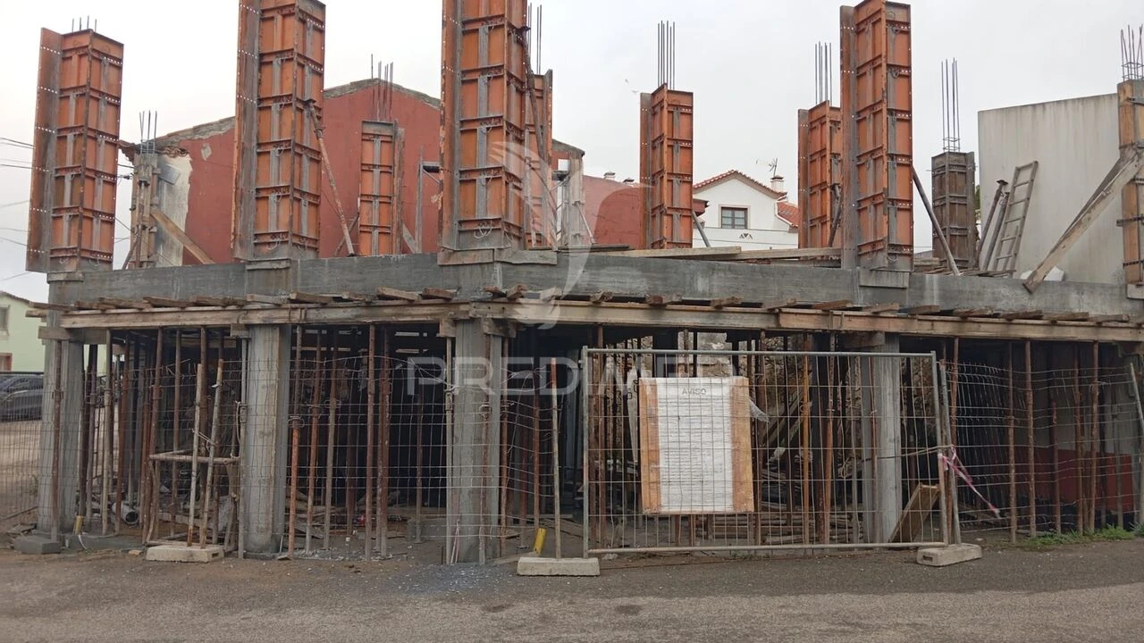 Apartamento T1 para Venda em Atouguia da Baleia Foto 11