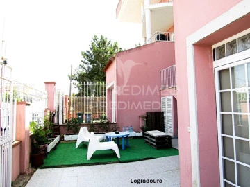 Moradia T5 para Venda em Amora