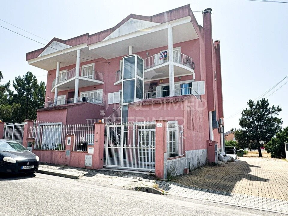 Moradia T5 para Venda em Amora Foto 33