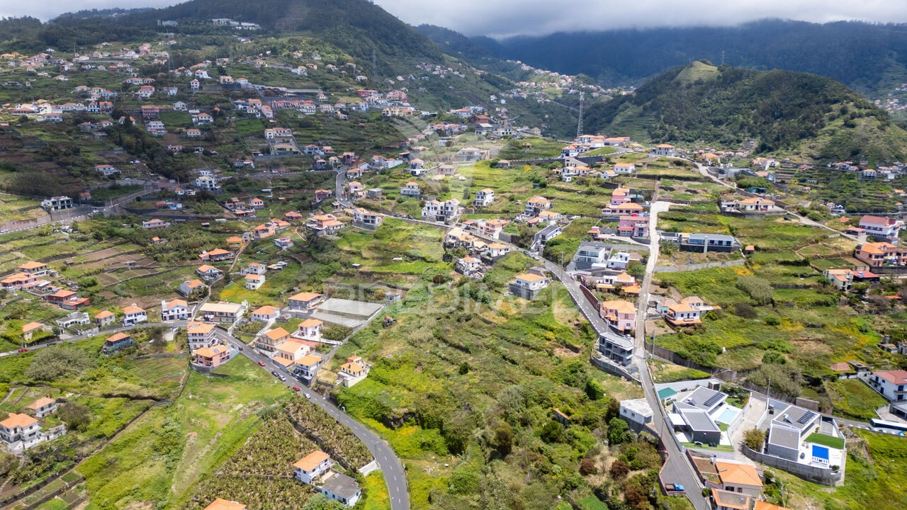 Terreno para Venda em Ribeira Brava Foto 15
