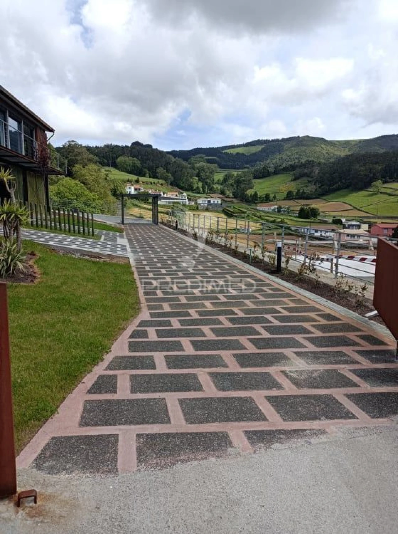 Moradia T2 para Venda em Posto Santo Foto 1