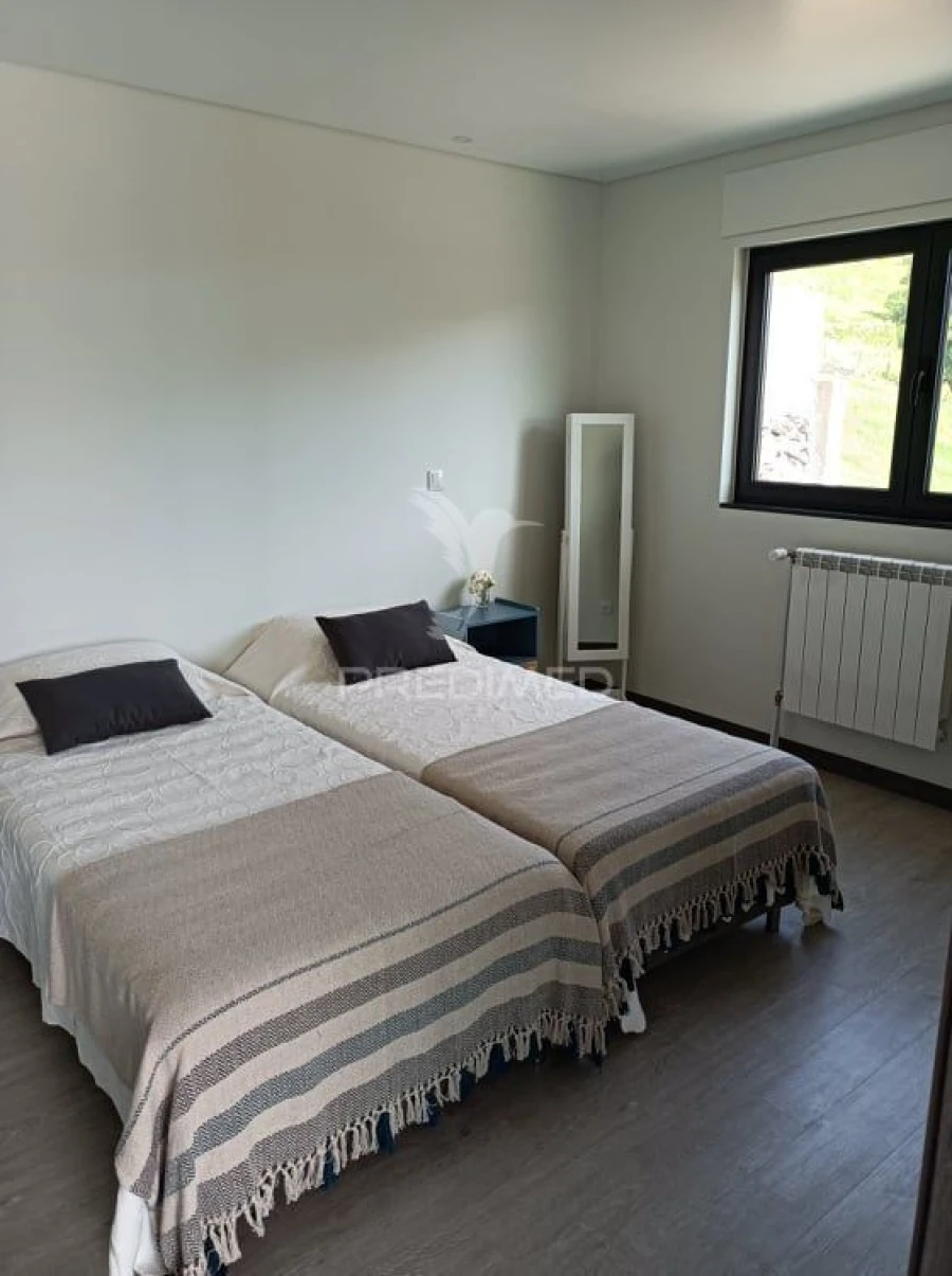 Moradia T2 para Venda em Posto Santo Foto 13